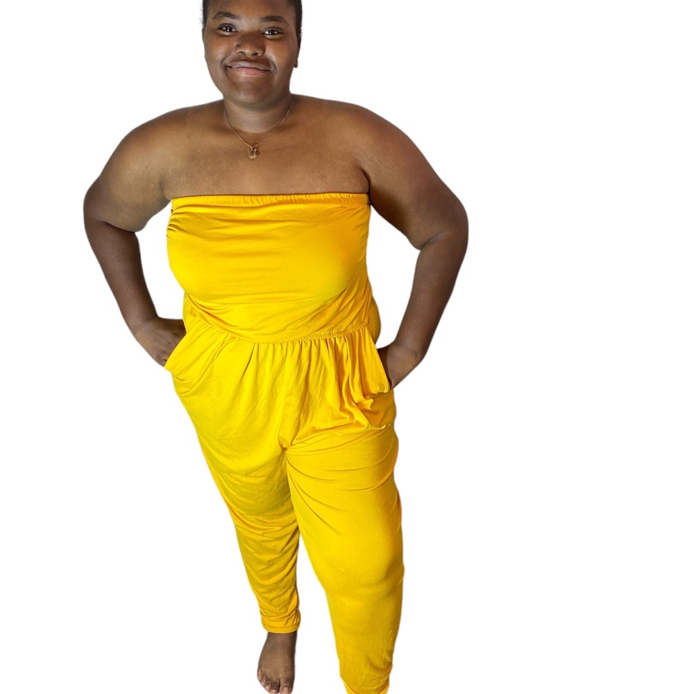 Plus Size Rouge Collection Halter Jumpsuit Romper 3X Yellow with pockets - Picture 3 of 7
